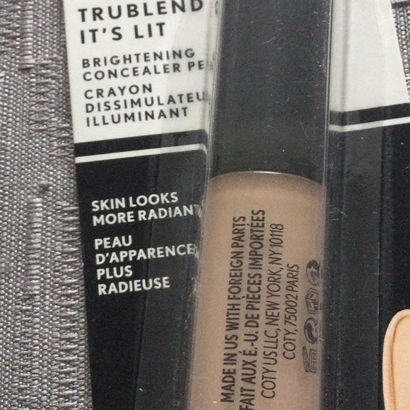 COVERGIRL Trublend It's Lit Concealer Pen - Picture 5 of 5